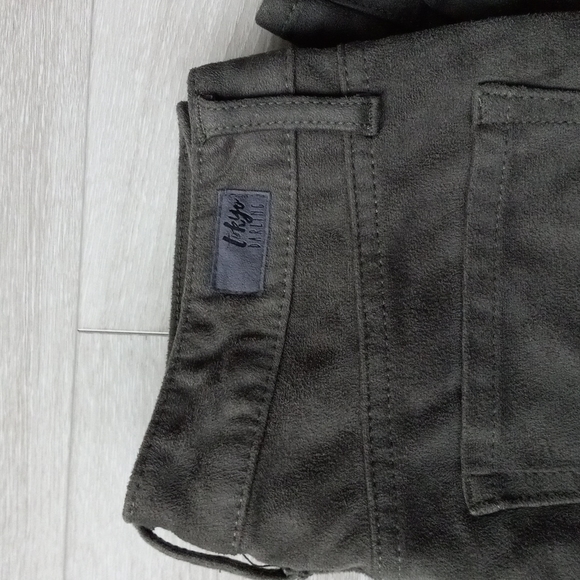 **SOLD**TOKYO DARLING | faux suede jeggings size 2 - Picture 5 of 9